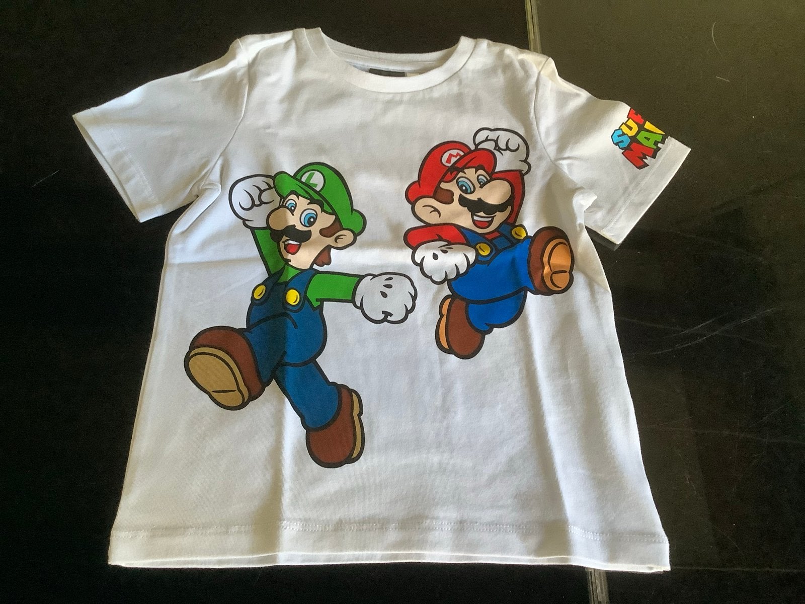 Super Mario T-shirt - Wit met Mario en Luigi (maat 104), Ophalen of Verzenden, Zo goed als nieuw, Jongen of Meisje, Shirt of Longsleeve