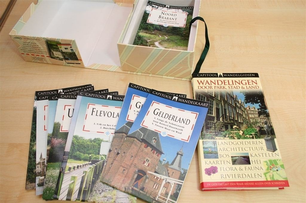 Wandelbox SNP & Capitool — Boek met 30 Wandelkaarten, Boeken, Ophalen of Verzenden, Zo goed als nieuw