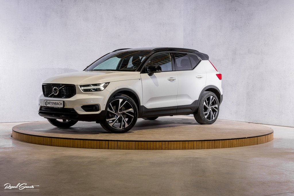 Volvo XC40 2.0 T5 AWD R-Design Intro Edition | 2.100 kg Trek, Auto's, Volvo, 12 maanden, Gebruikt, 4 cilinders, Wit