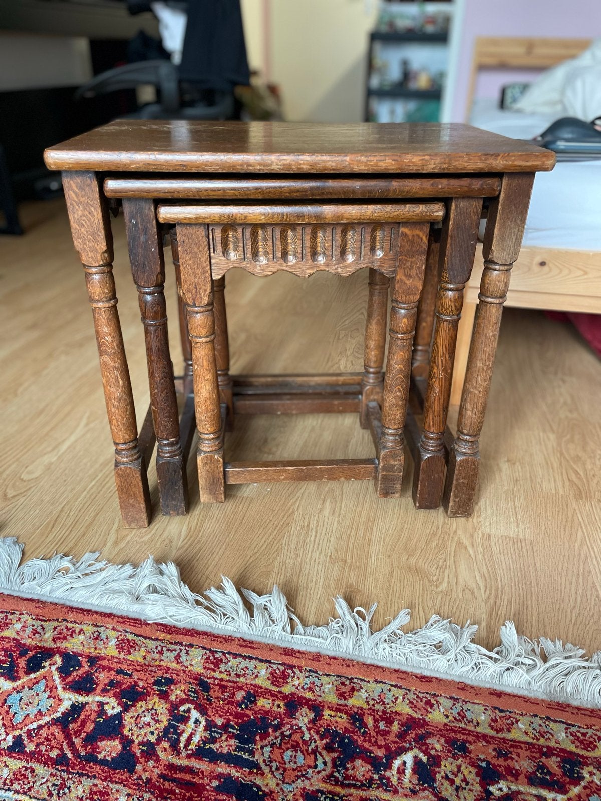 Set van 3 eikenhouten bijzettafels, nesttafels, Antiek en Kunst, Ophalen