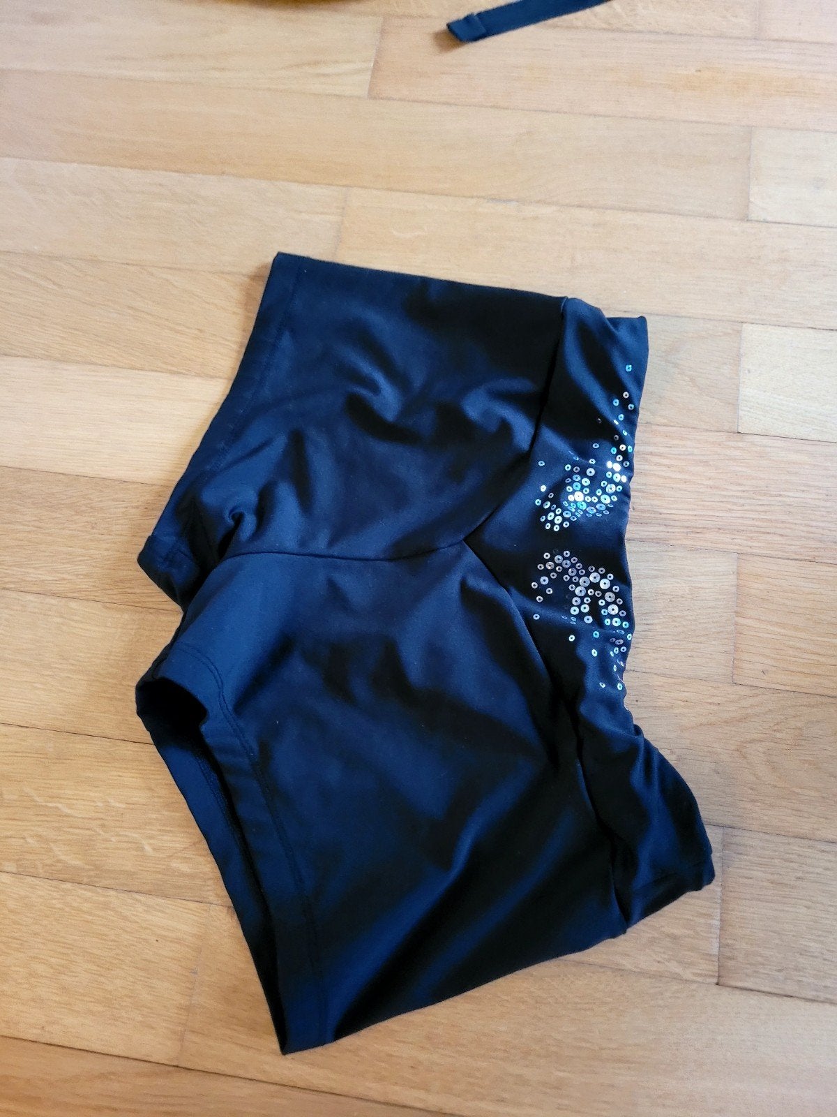 Zwart sportbroekje met pailletten voor meisjes, Kort, Zwart, Ophalen of Verzenden, Maat 34 (XS) of kleiner