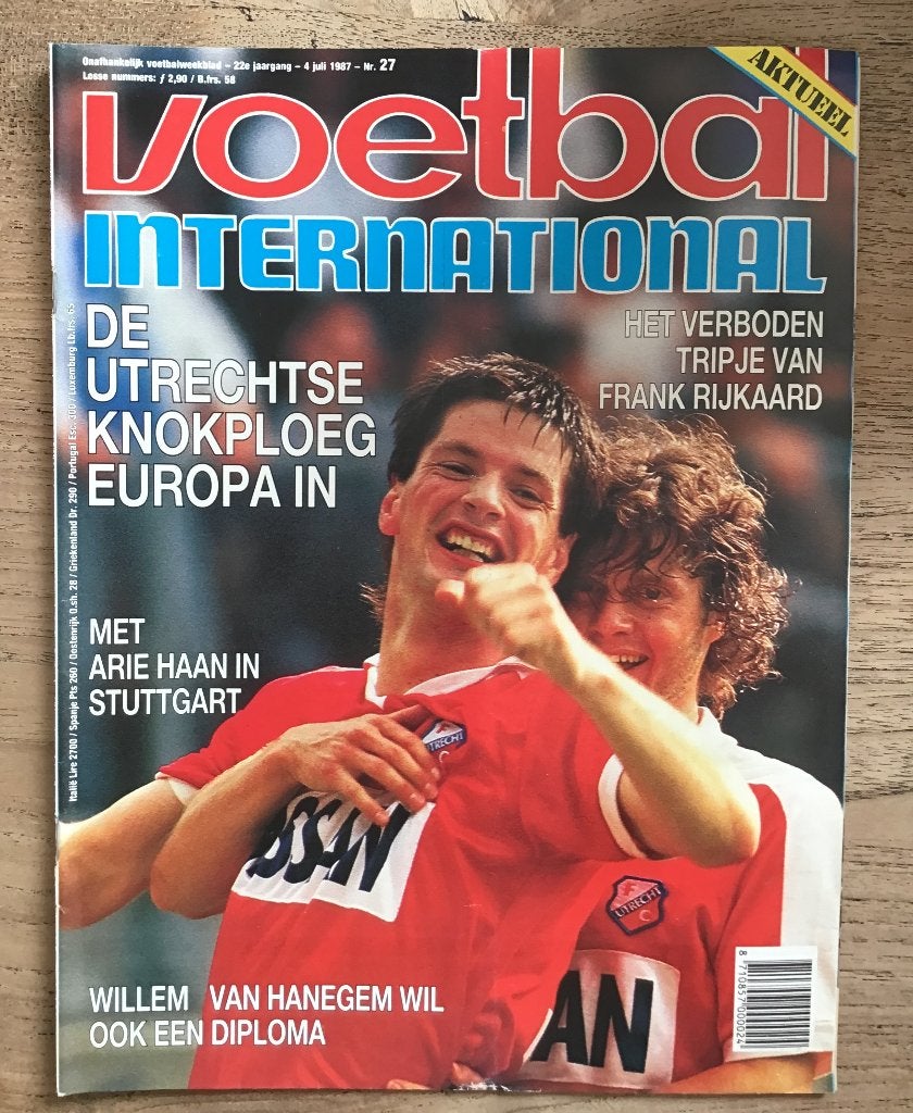 Voetbal International VI Div. tijdschriften uit 1987 / €1,50, Ophalen of Verzenden, Zo goed als nieuw, F.C. Twente, Boek of Tijdschrift
