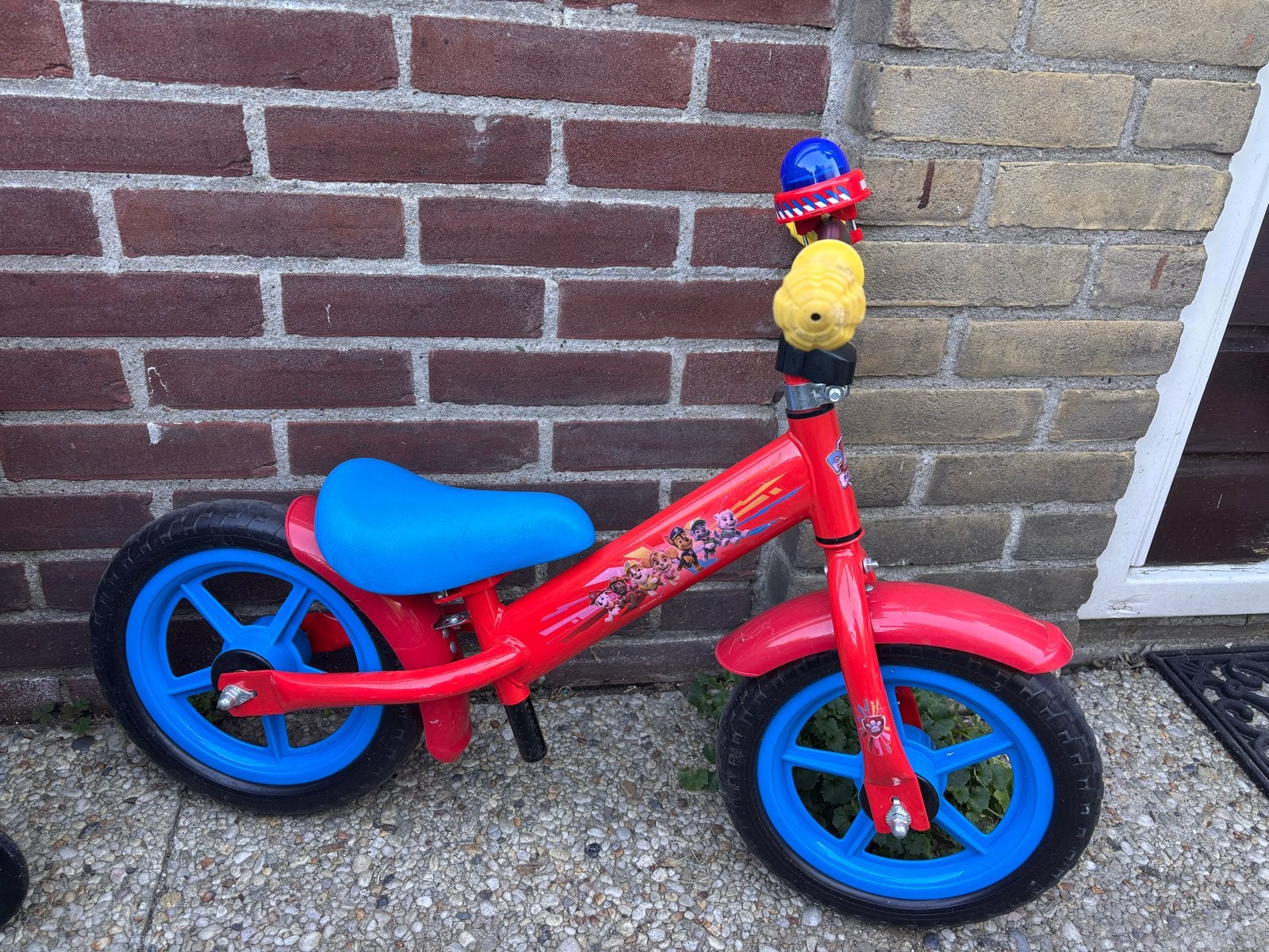 Paw Patrol loopfiets rood - Zo goed als nieuw, Ophalen, Zo goed als nieuw, Minder dan 16 inch