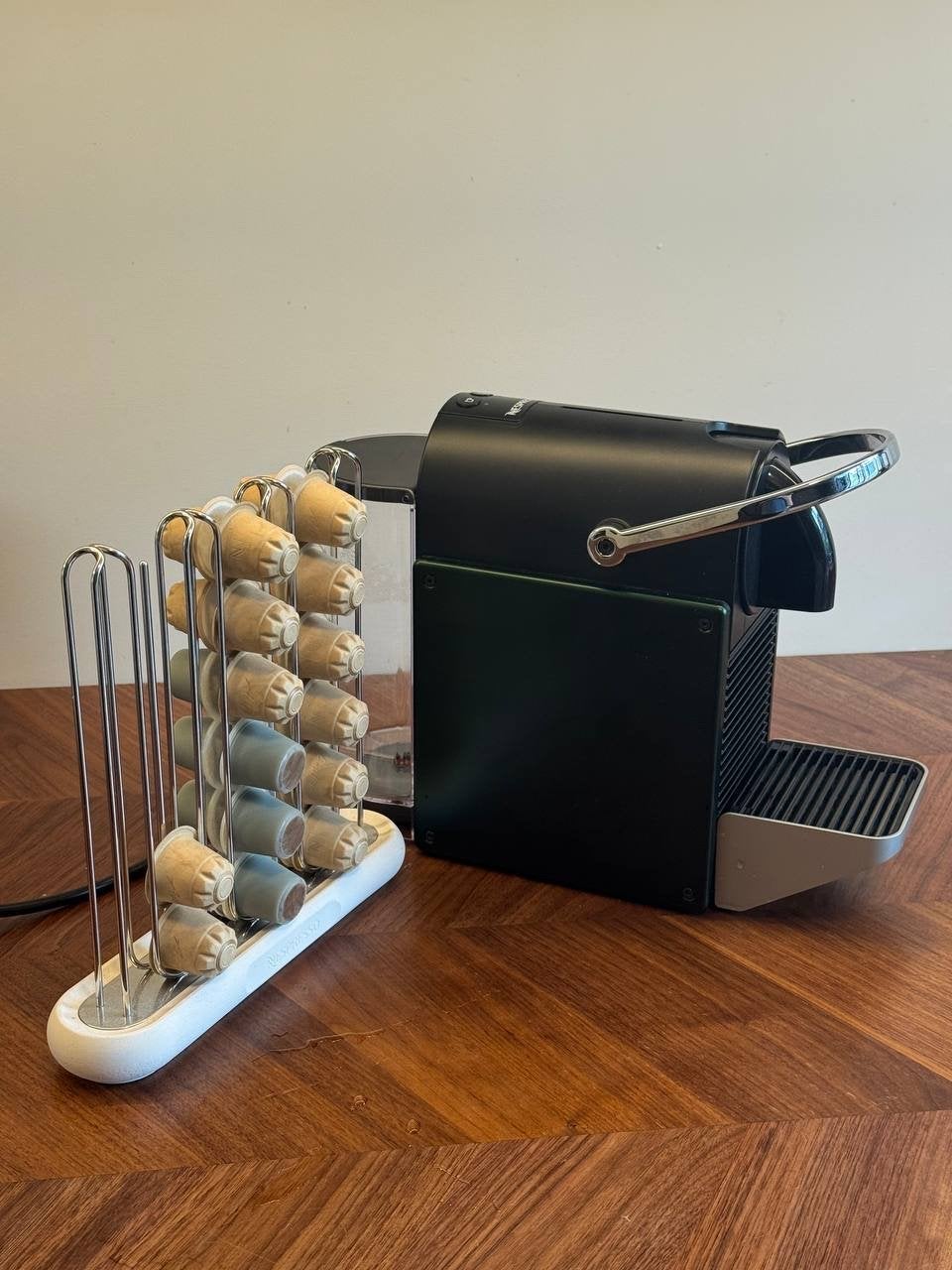 Nespresso Coffee Machine, Witgoed en Apparatuur, Ophalen, Espresso apparaat, Zo goed als nieuw, 1 kopje