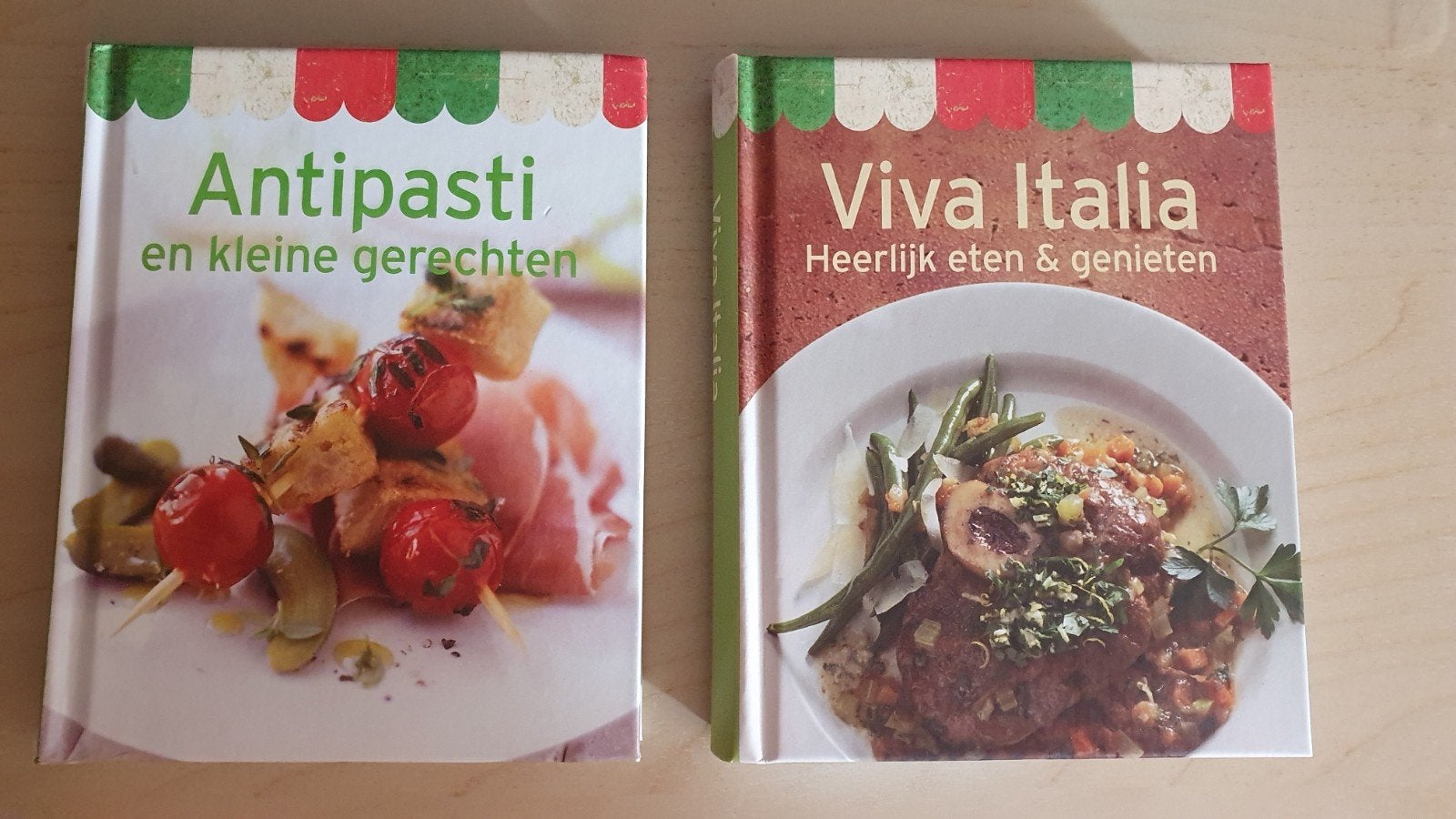 Viva Italia & Antipasti Kookboeken- 2 Italiaanse Keuken voor, Boeken, Ophalen of Verzenden, Zo goed als nieuw, Italië, Hoofdgerechten