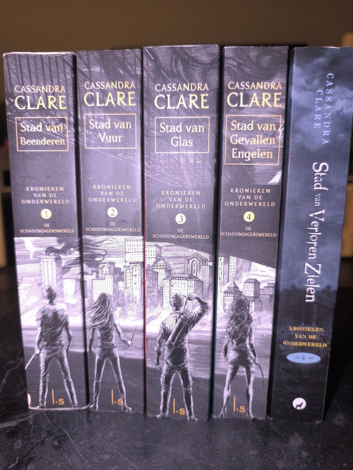 De Kronieken van de Onderwereld - Cassandra Clare, Boeken, Ophalen of Verzenden, Zo goed als nieuw, Cassandra Clare, Nederland