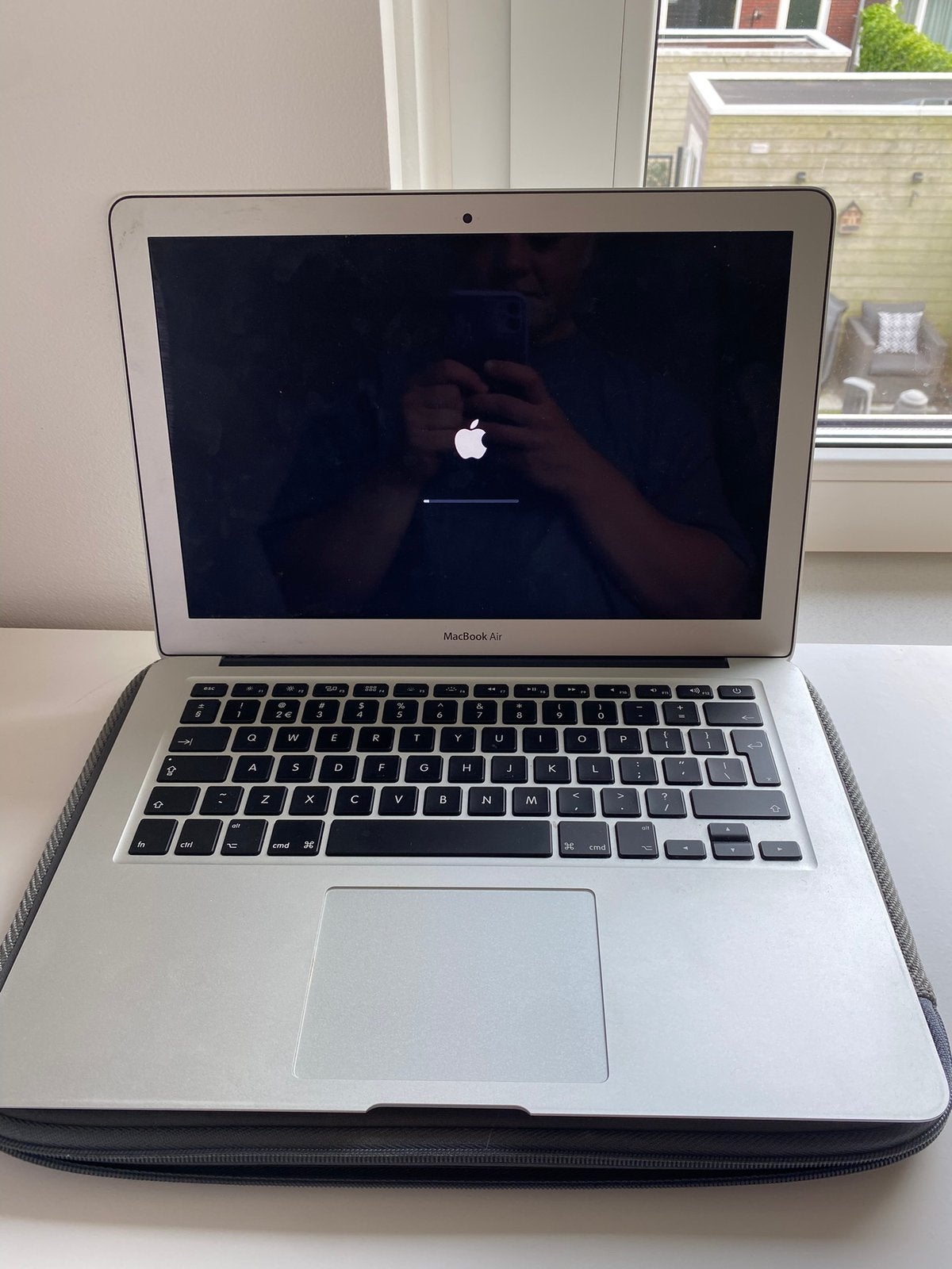 Macbook air 2015 MAG WEG VOOR ELK AANNEMELIJK BOD, Computers en Software, Ophalen of Verzenden, Zo goed als nieuw, 13 inch, 4 GB of minder