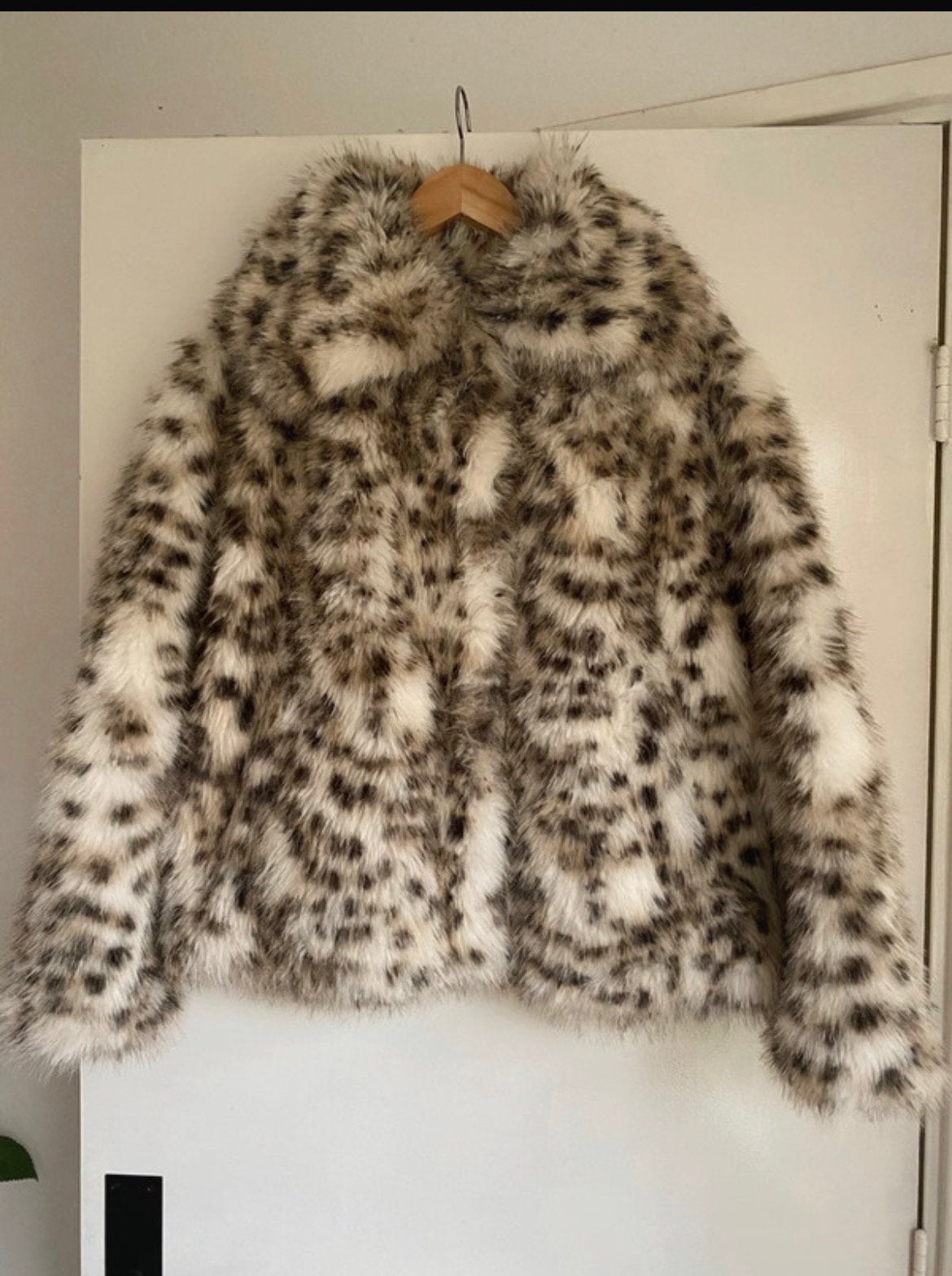 Stradivarius Snow Leopard Faux Fur Jas Maat L Nieuw, Ophalen of Verzenden, Nieuw, Maat 38/40 (M), Meerkleurig