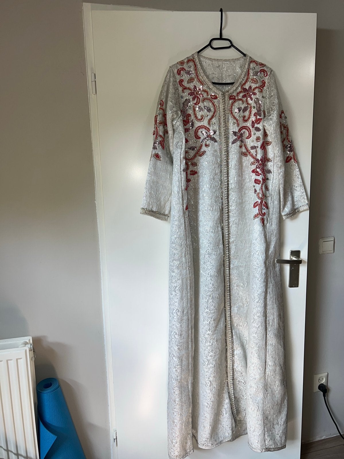 Zilveren /witte takshita met Rode Borduurdetails, Kleding | Dames, Wit, Maat 46/48 (XL) of groter, Ophalen of Verzenden, Zo goed als nieuw