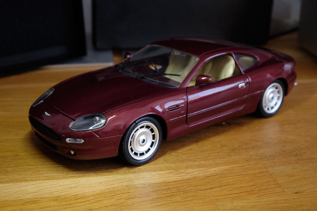 Guiloy Aston Martin DB7,  1:18 diecast, Ophalen of Verzenden, Zo goed als nieuw, Auto, Overige merken