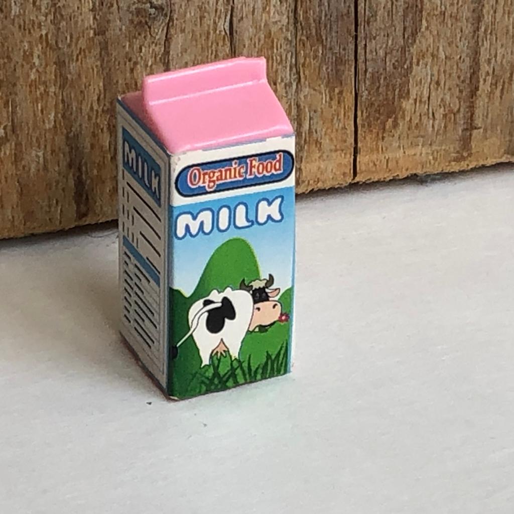 Vintage melk pak voor Barbie keuken, Ophalen of Verzenden, Gebruikt, Toebehoren