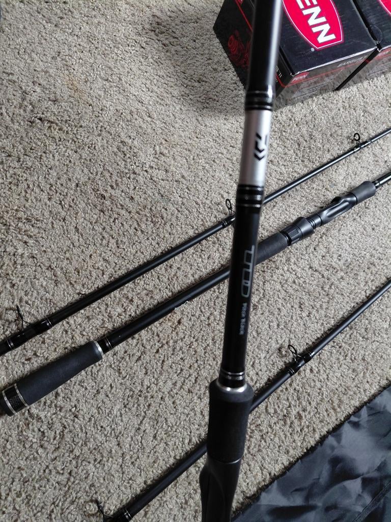 Zo goed als nieuwe Daiwa TD werphengel 2.40m 0-120g, Ophalen of Verzenden