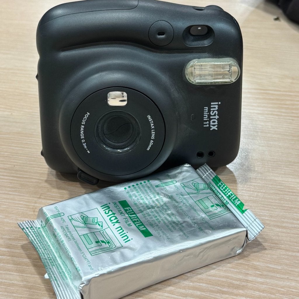 Fujifilm Mini 11 met extra casette, Instax, Zo goed als nieuw, Support@instax.com, FUJIFILM North America Corporation
1100 King Georges Post Road
Edison, NJ 08837
USA