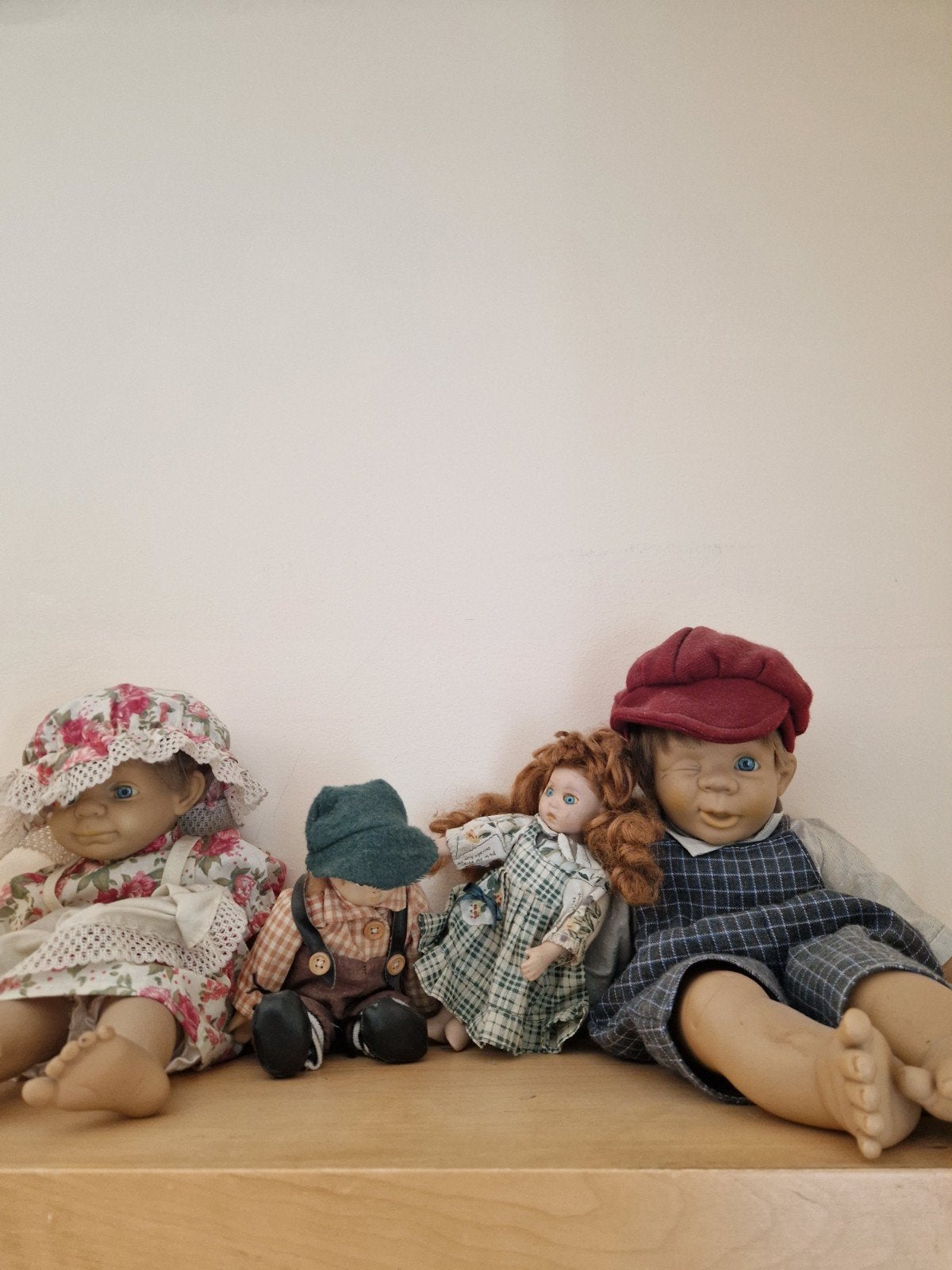 Zeer oude poppenfamilie, Verzamelen, Ophalen of Verzenden, Gebruikt, Pop