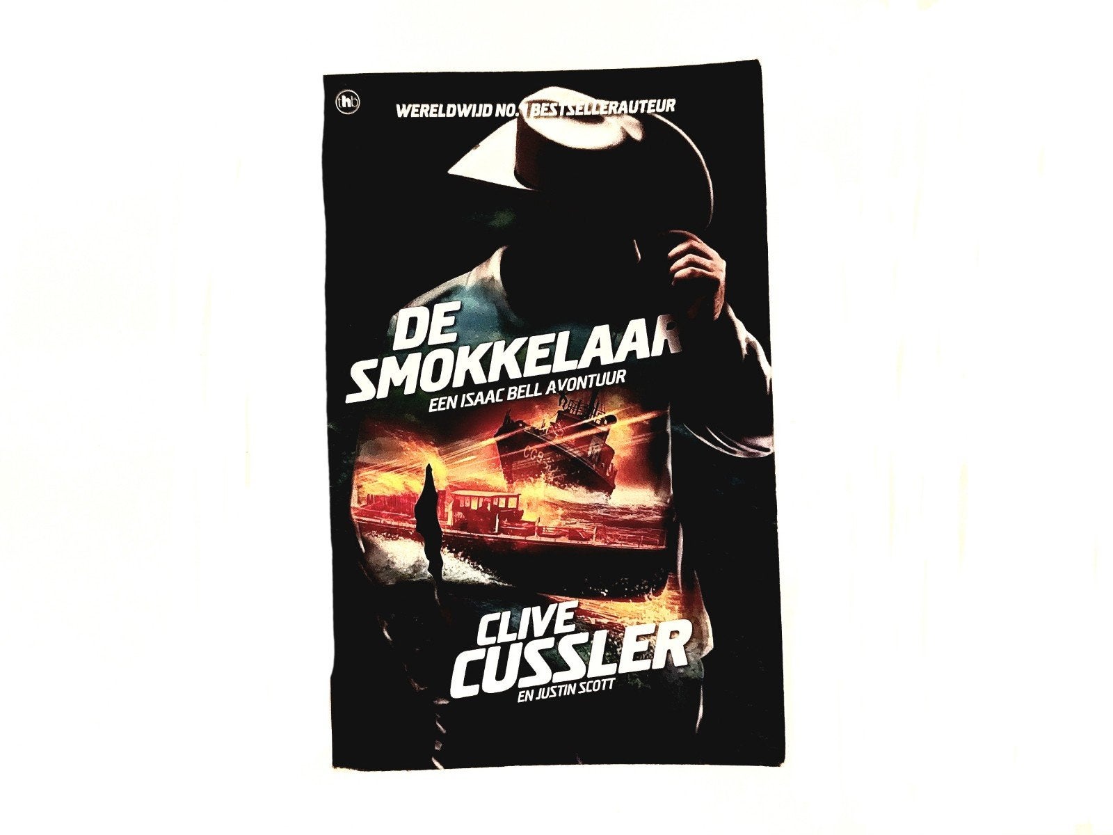 Clive Cussler - De Smokkelaar, Ophalen of Verzenden, Zo goed als nieuw, Clive Cussler