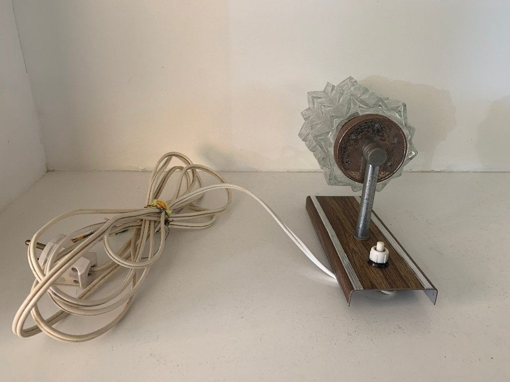 Vintage wandlamp met glazen kap en houten voet, Met snoer/stekker, Gebruikt, Bruin, Overige fittingen