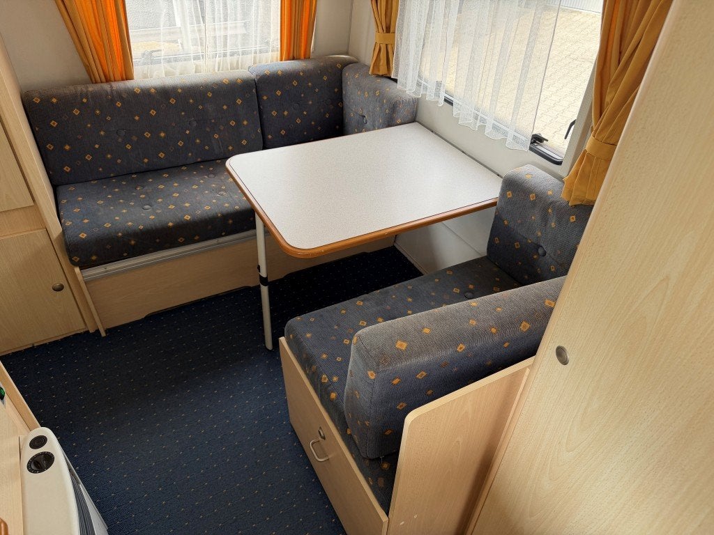 Foto 10 van KIP Starline 44 TTR ’02 (Vastbed, Treinzit)