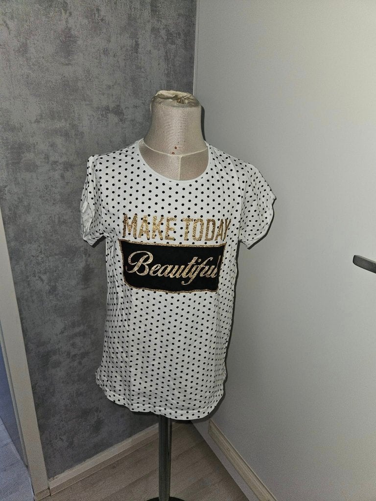 Leuk T-shirt met stippen en 'MAKE TODAY Beautiful' maat 158, Kinderen en Baby's, Kinderkleding | Maat 158, Meisje, Ophalen of Verzenden