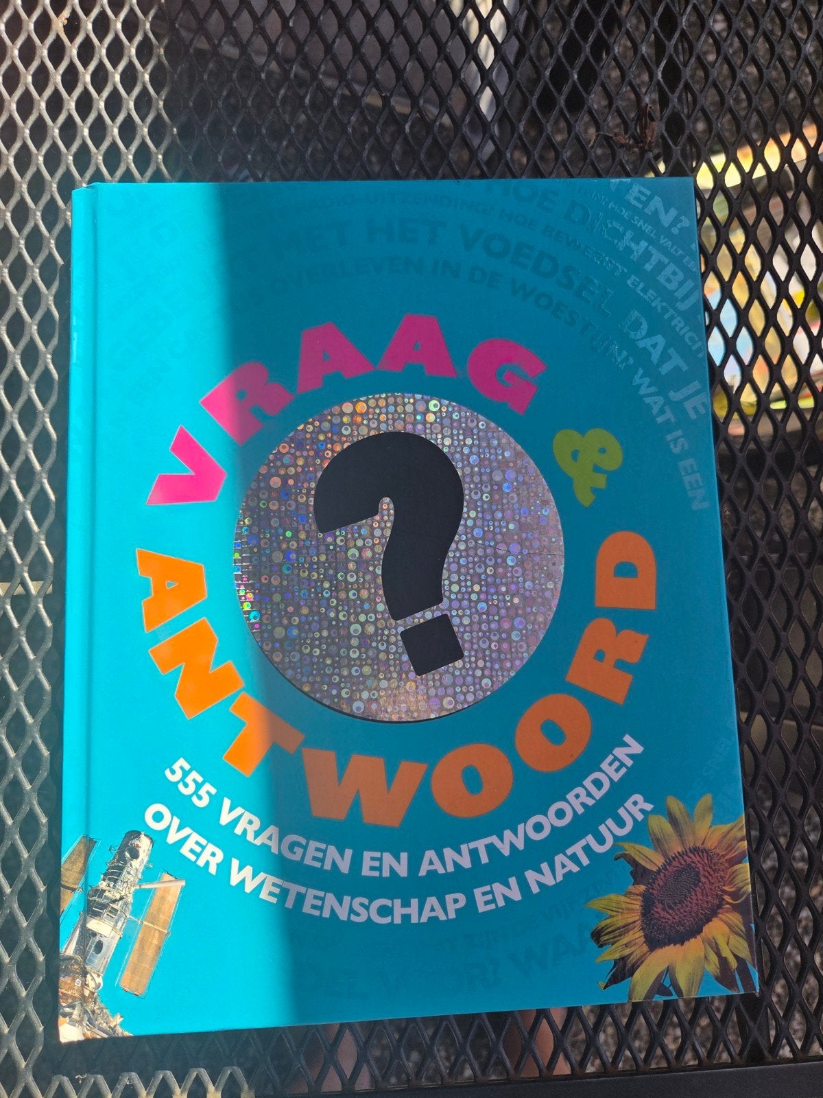 Vraag & Antwoord: 555 vragen over wetenschap en natuur, Ophalen of Verzenden, Zo goed als nieuw, Onbekend, Natuurwetenschap
