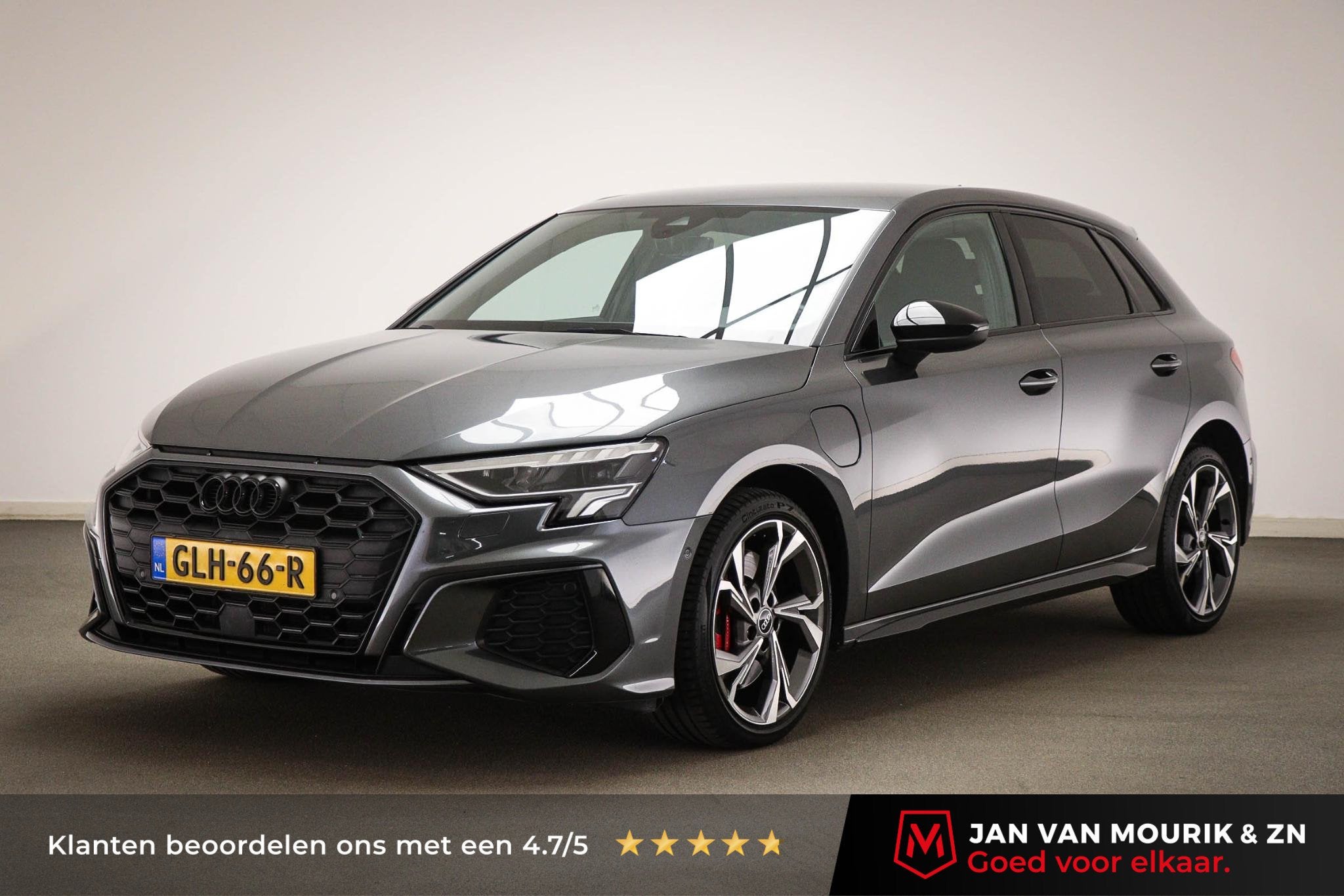 Audi A3 Sportback 45 TFSI e S edition Competition | HALF LED, Gebruikt, 4 cilinders, Leder en Stof, Hybride Elektrisch/Benzine