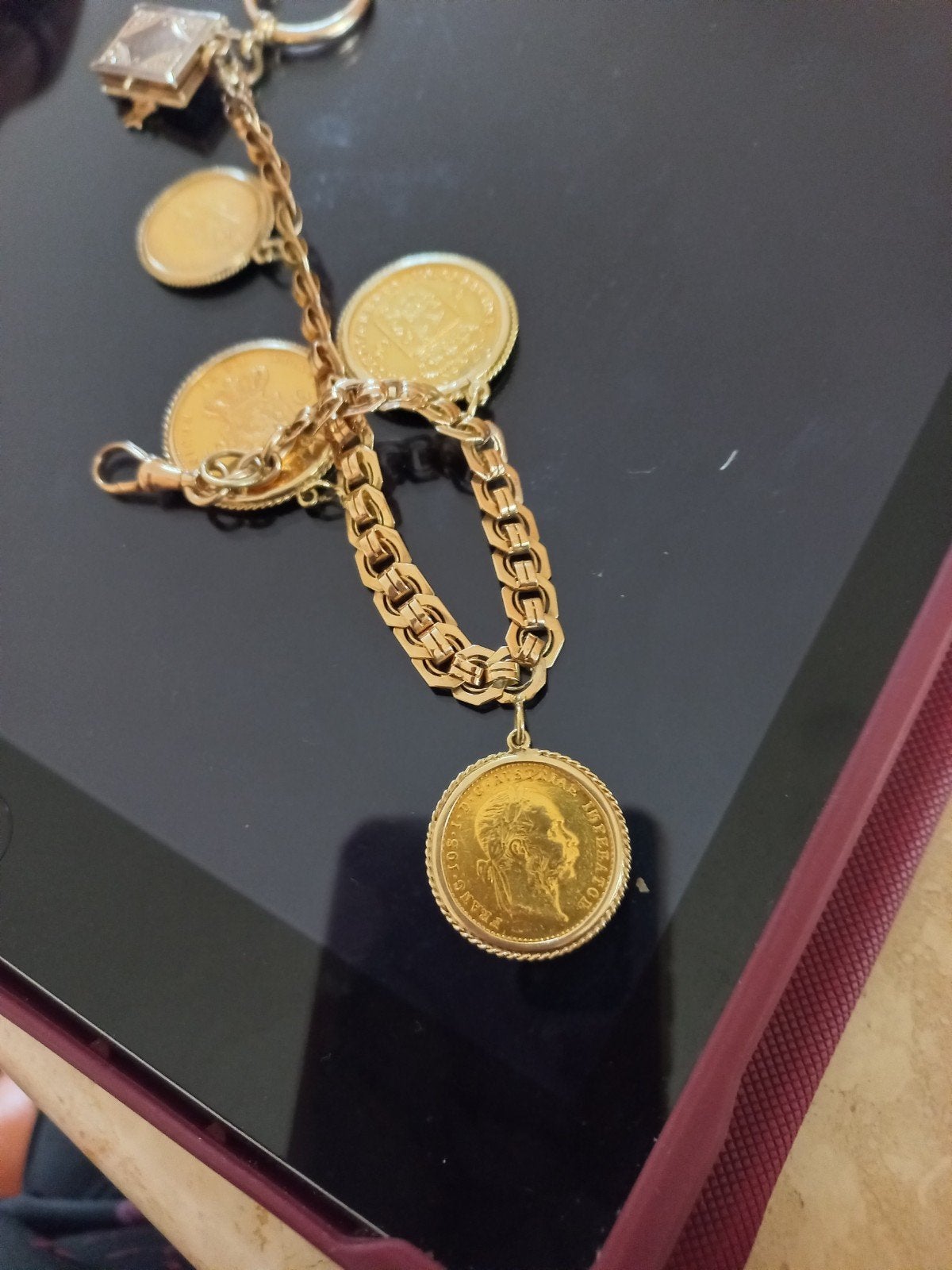 Gouden vintage Gouden muntenarmband te koop gevraagd, Verzamelen, Ophalen of Verzenden, Gebruikt