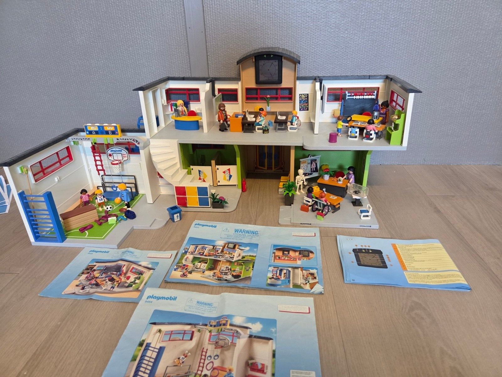 Playmobil school 9453 + gymzaal 9454 + klaslokaal 9455, Ophalen of Verzenden, Zo goed als nieuw