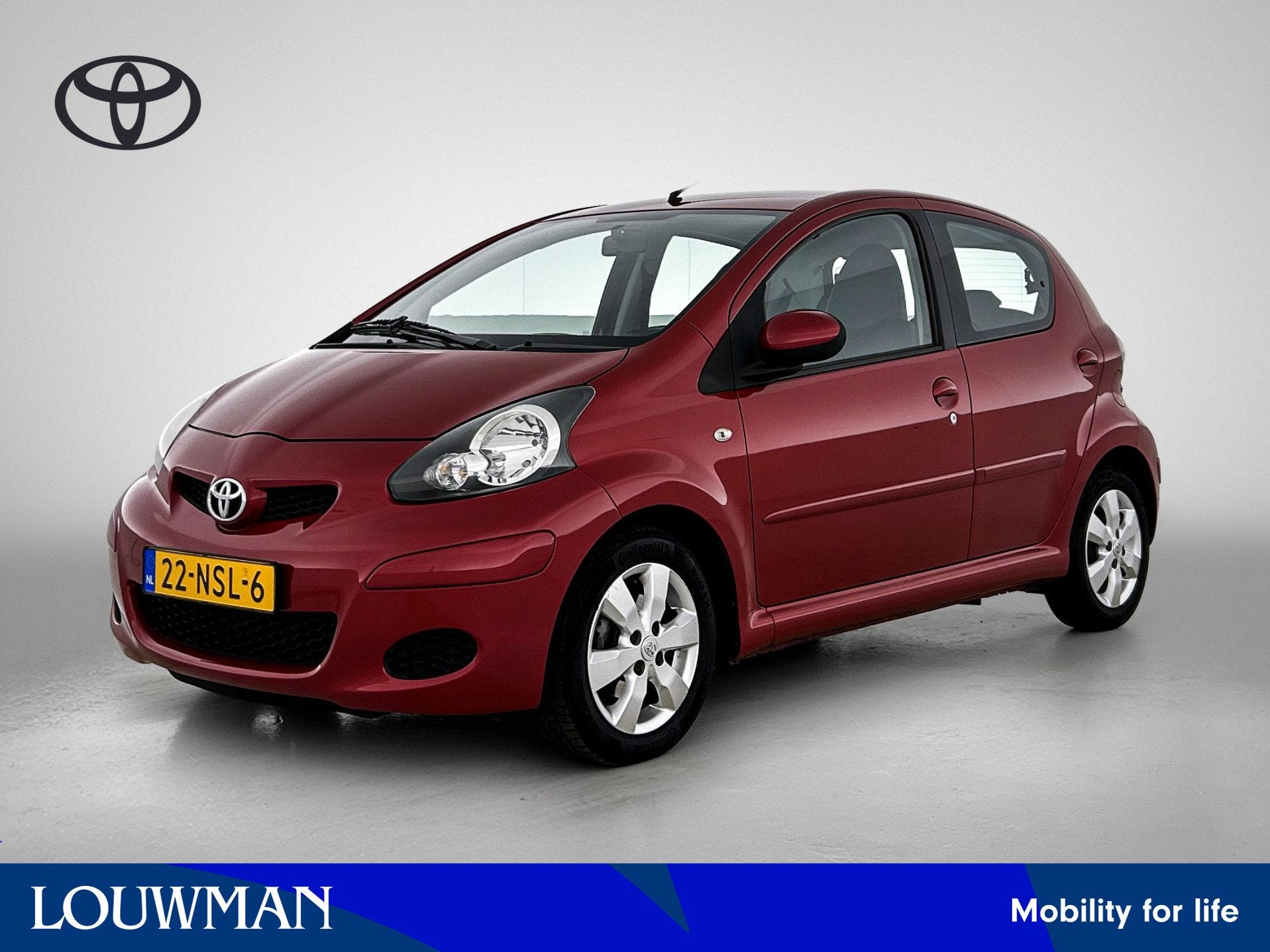 Toyota Aygo 1.0-12V Aspiration Red Automaat | Half Lederen b, Auto's, Toyota, Zwart, 4 stoelen, 68 pk, Origineel Nederlands