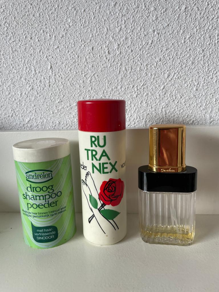 Andrelon droogshampoo rutranor voetpoeder en guerlain, Verzamelen, Ophalen of Verzenden, Gebruikt, Overige typen, Gevuld