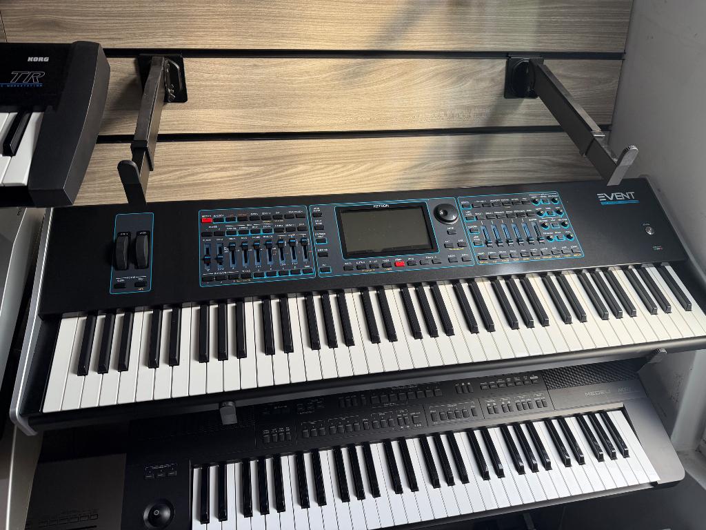 Ketron Event 76 entertainer Met Garantie, Muziek en Instrumenten, Overige aantallen, Zo goed als nieuw, Midi-aansluiting, Ophalen