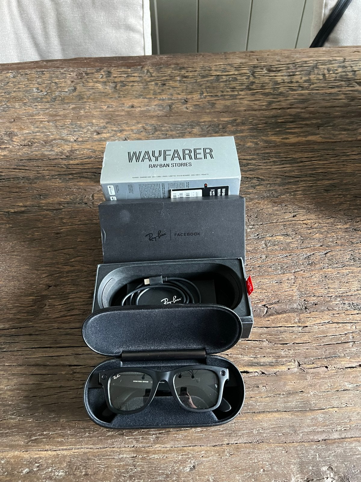 Ray-Ban Stories Wayfarer met meekleurende glazen en camera, Ophalen, Zonnebril, Zwart, Zo goed als nieuw