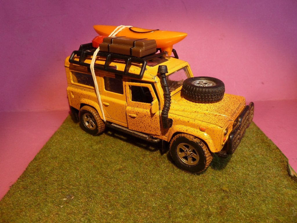 LAND ROVER ""DEFENDER""   met dakopbouw, Ophalen of Verzenden, Zo goed als nieuw, Auto, Overige merken