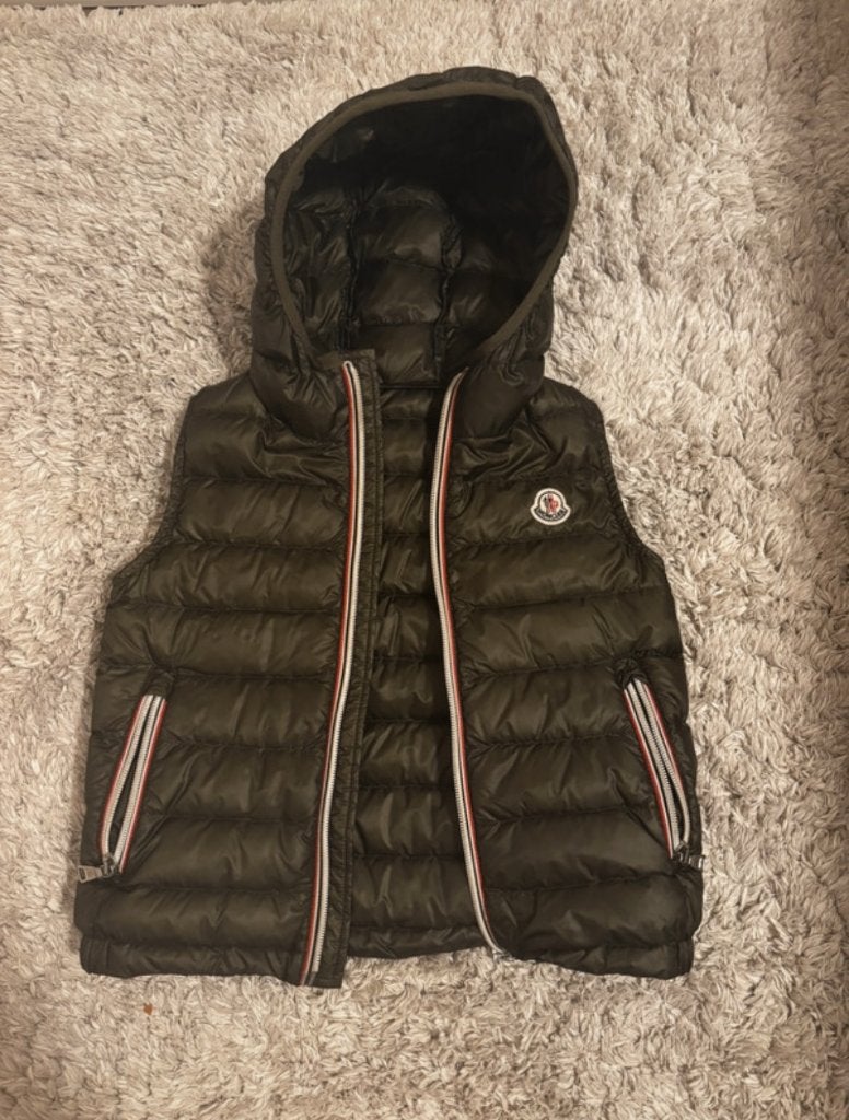 Moncler Kids Bodywarmer – 6 Jaar (116cm), Kinderen en Baby's, Moncler, Ophalen of Verzenden, Zo goed als nieuw, Jongen