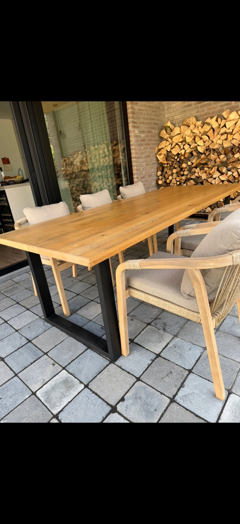 Eikenhouten tuintafel met zwart metalen onderstel, Tuin en Terras, Ophalen, Zo goed als nieuw, Rechthoekig, Hout