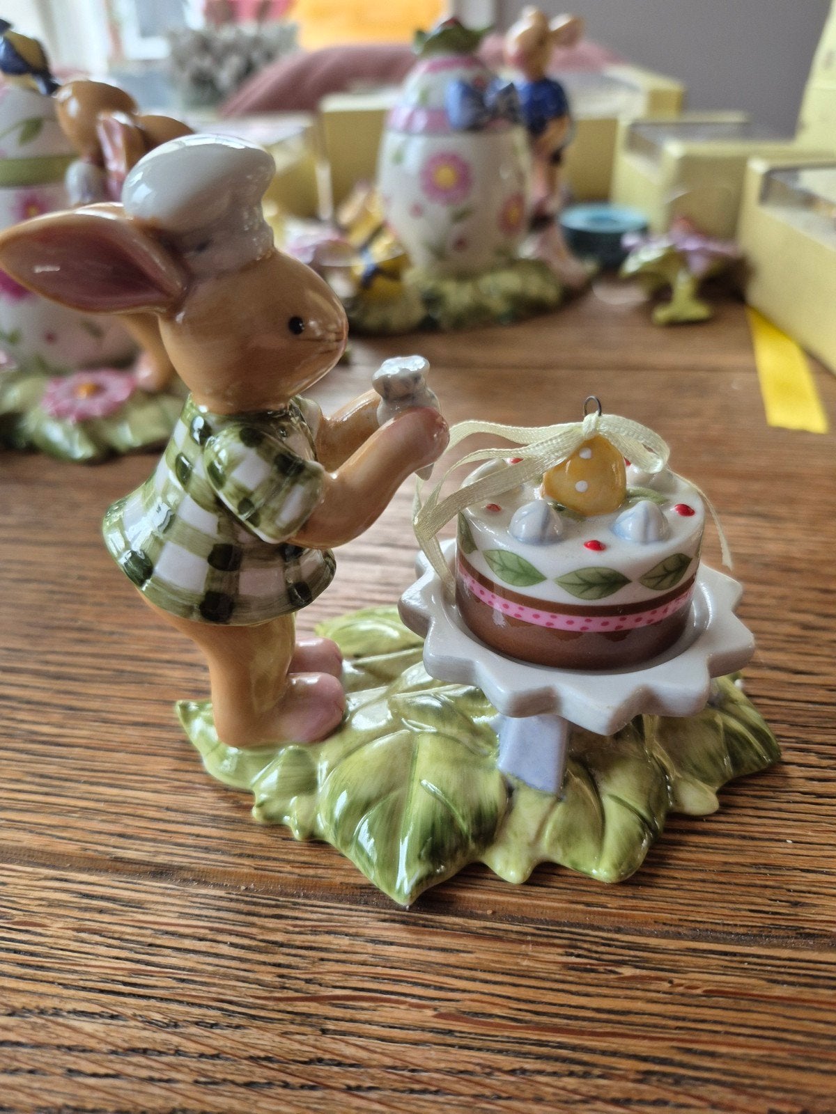 Villeroy & Boch Bunny Family - Konijn met taart, Ophalen of Verzenden