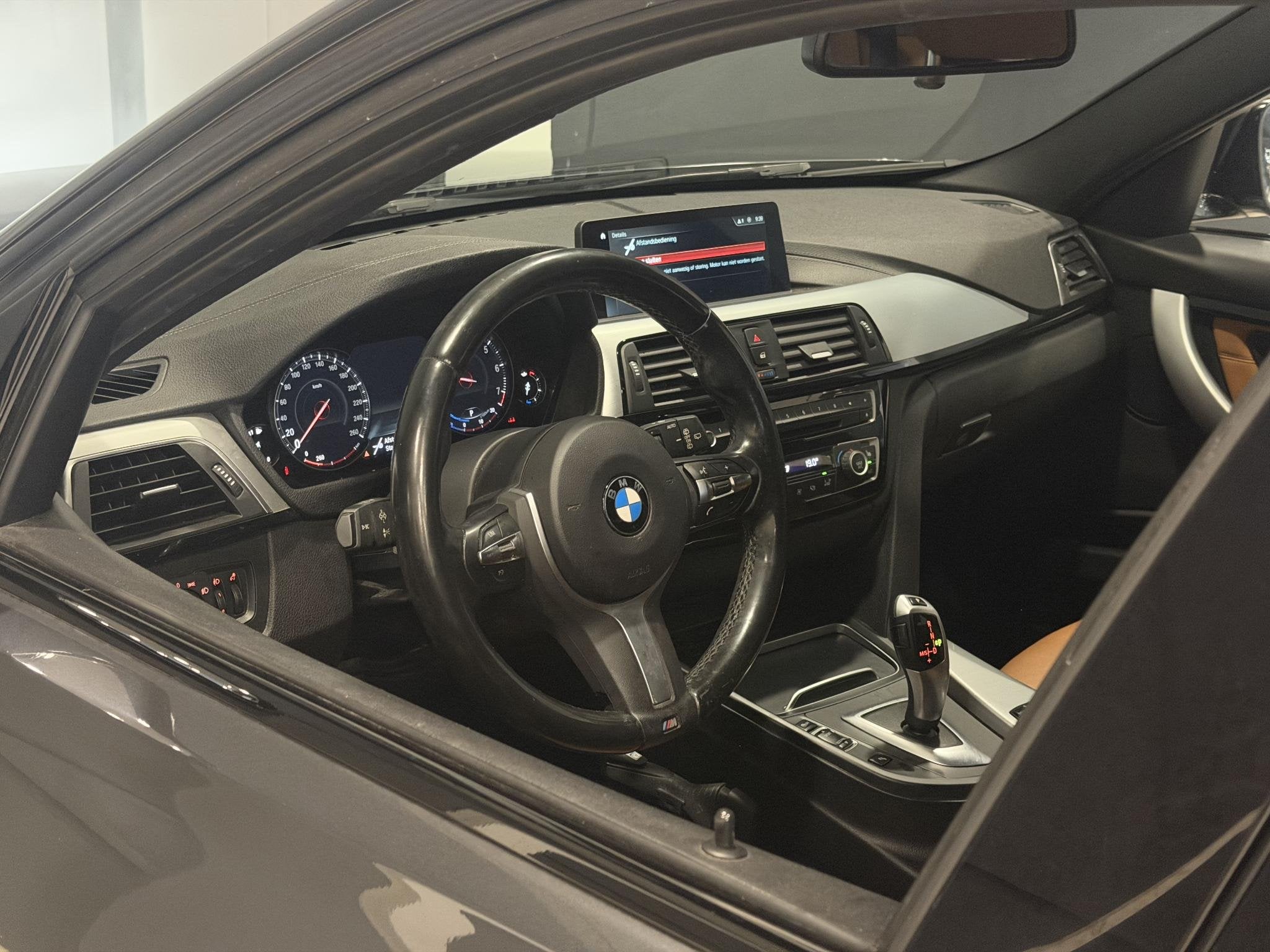 BMW 3-serie Touring 318i M Sport Edition | Trekhaak | M-Spor, Automaat, Gebruikt, Euro 6, 3 cilinders