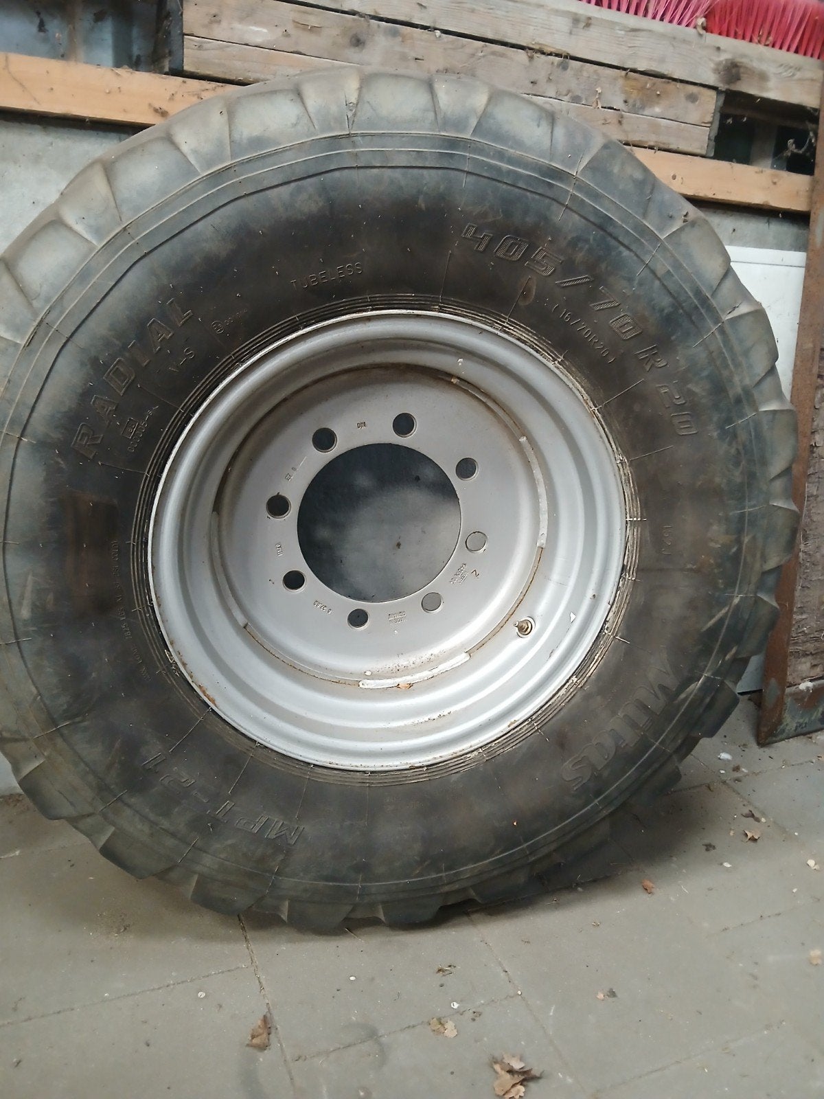 Loaderband met velg 405/70 R20 - Gebruikt, Ophalen