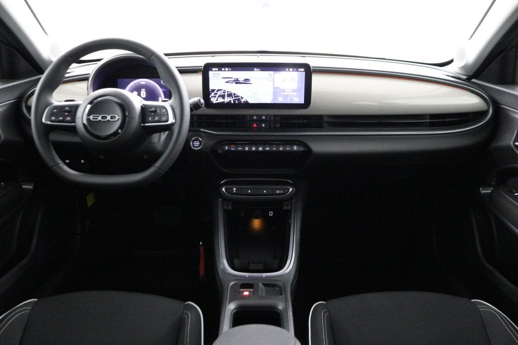Fiat 600 1.2 Hybrid Urban (bj 2025, automaat), Auto's, Gebruikt, 1199 cc, 620 kg, Origineel Nederlands