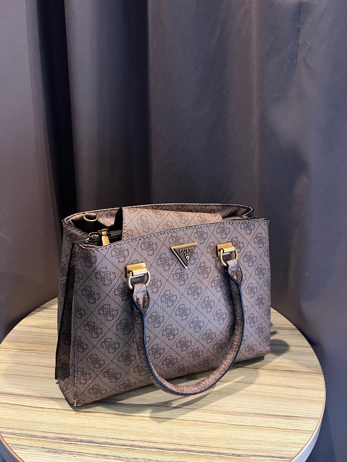 Guess Handtas, Ophalen of Verzenden, Zo goed als nieuw, Bruin, Handtas