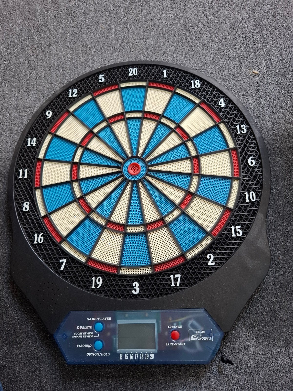 Elektronisch dartbord - Zo goed als nieuw, Sport en Fitness, Darts, Ophalen of Verzenden