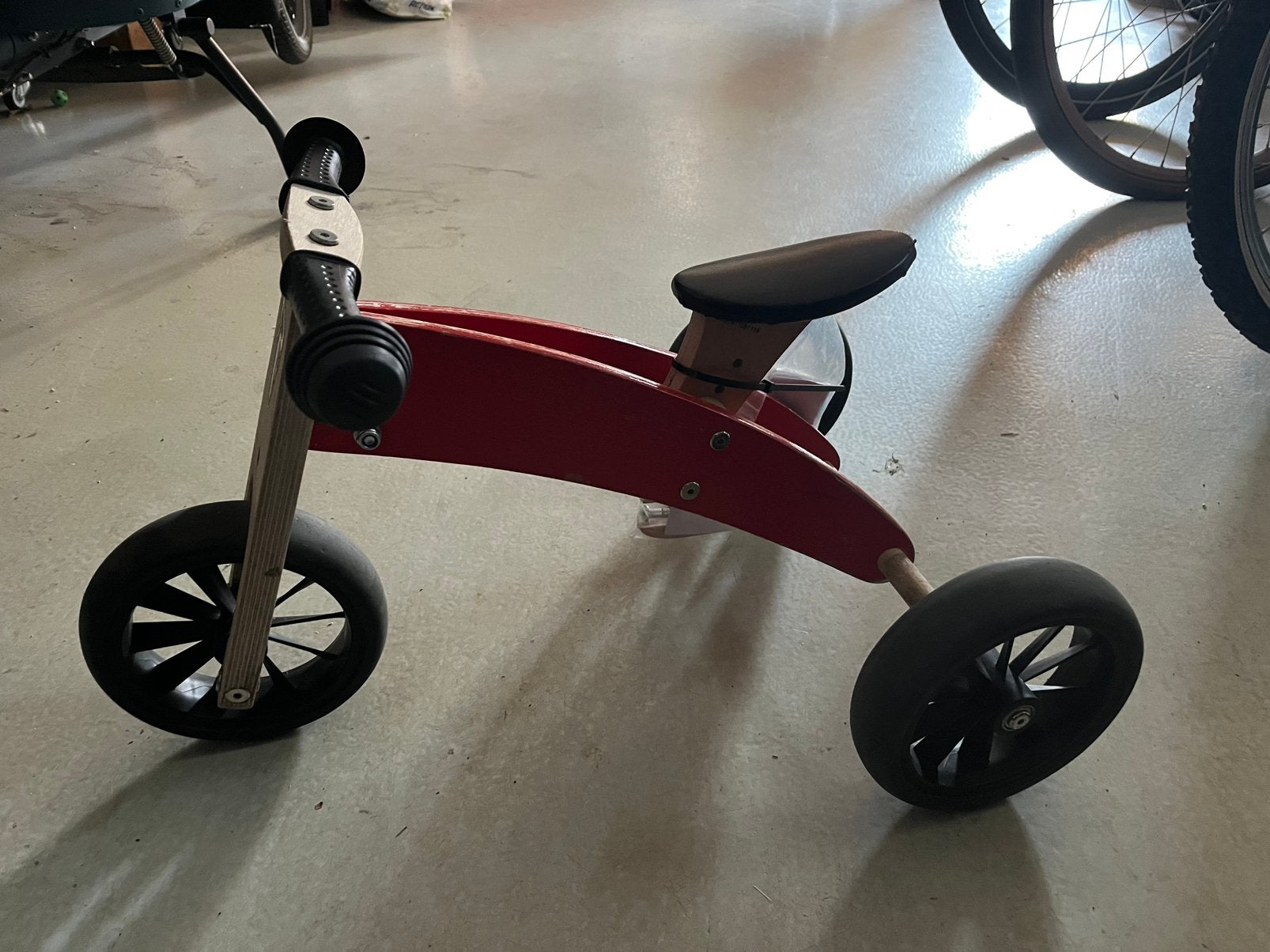 Loopfiets driewieler twee wielen hout, Kinderen en Baby's, Speelgoed | Buiten | Voertuigen en Loopfietsen, Ophalen of Verzenden
