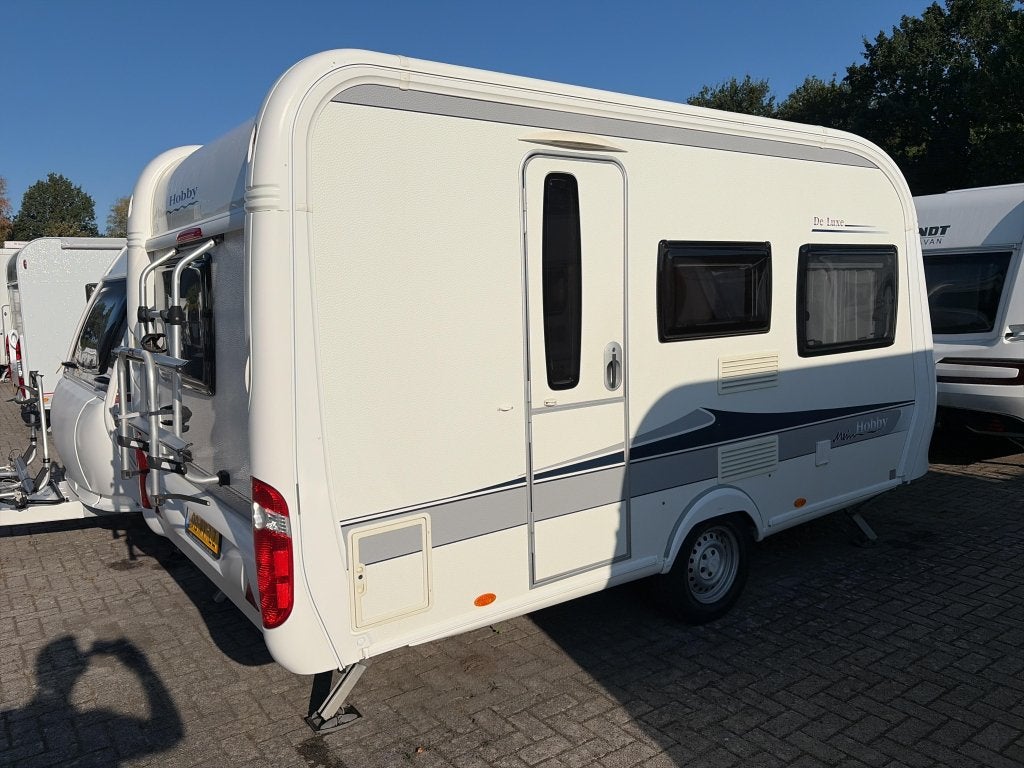Hobby De Luxe 400 SF Voortent/Fietsdrager, Hobby, Bedrijf, Treinzit, 750 - 1000 kg