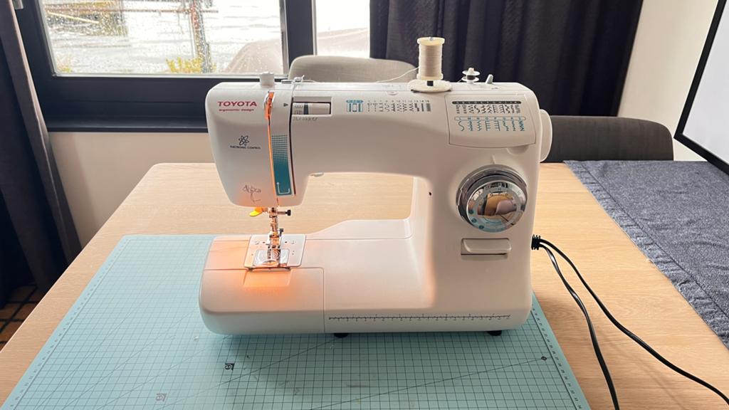 Naaimachine, Hobby en Vrije tijd, Naaimachines en Toebehoren, Ophalen, Gebruikt, Naaimachine, Overige merken