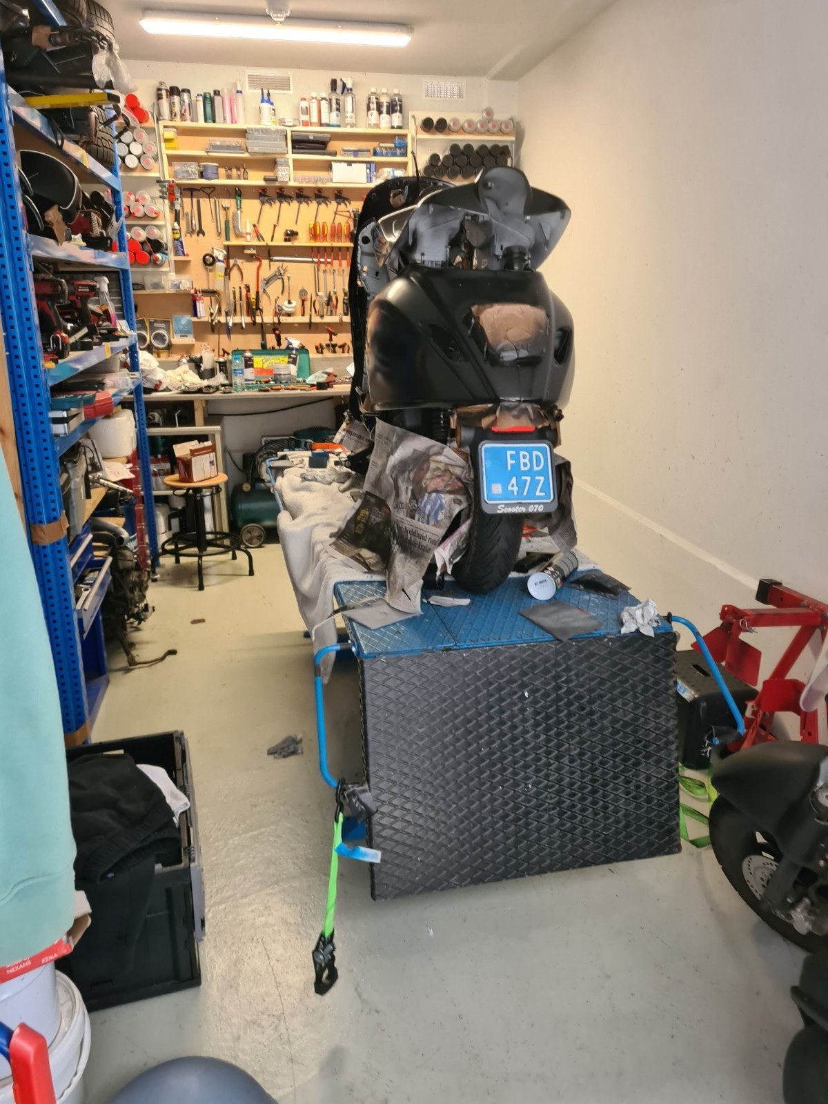 Hobby Garage, Ophalen