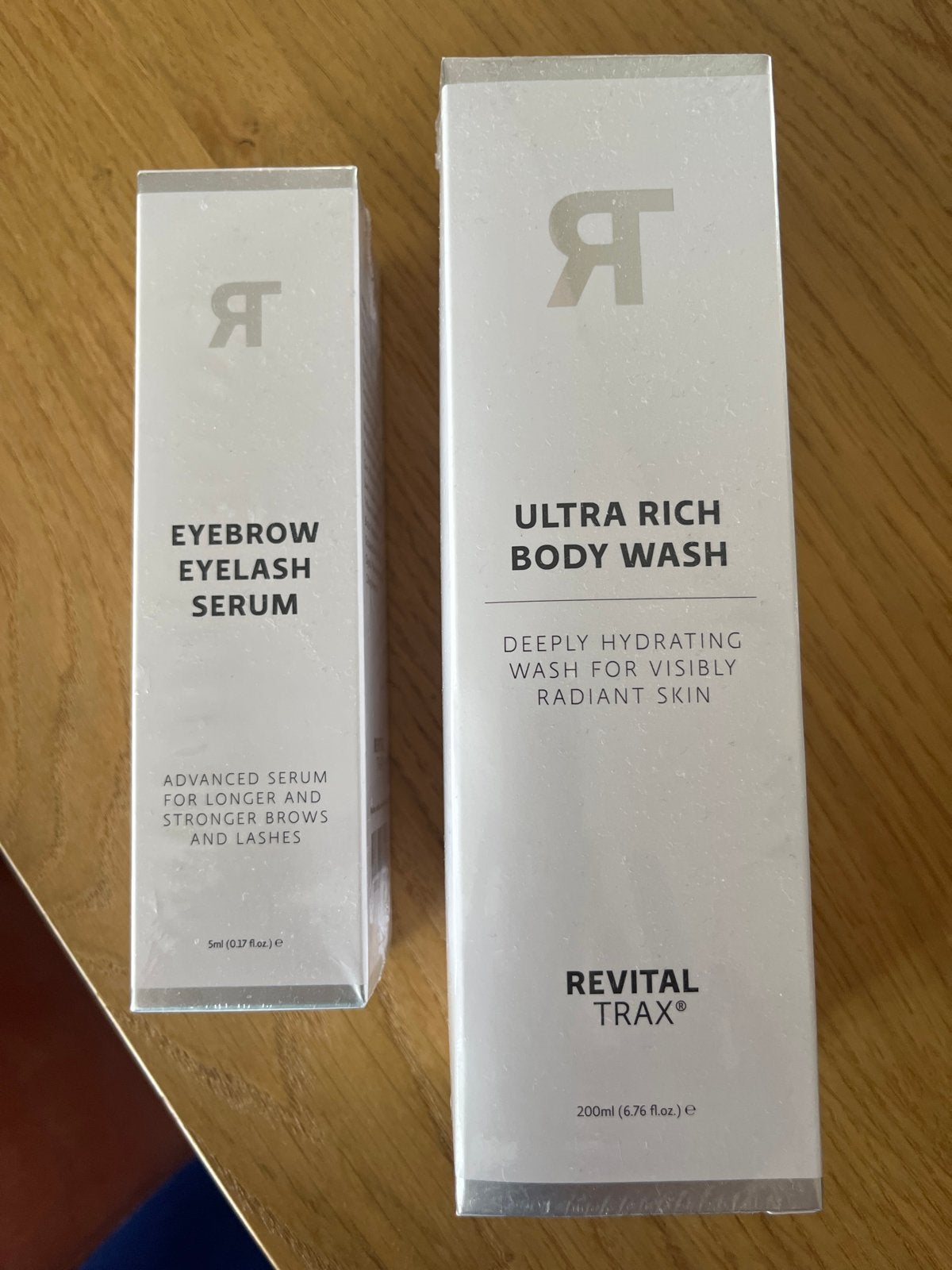 RevitalTrax Wimper- & Wenkbrauwserum + Ultra Rich Body Wash, Ophalen of Verzenden, Nieuw, Overige typen