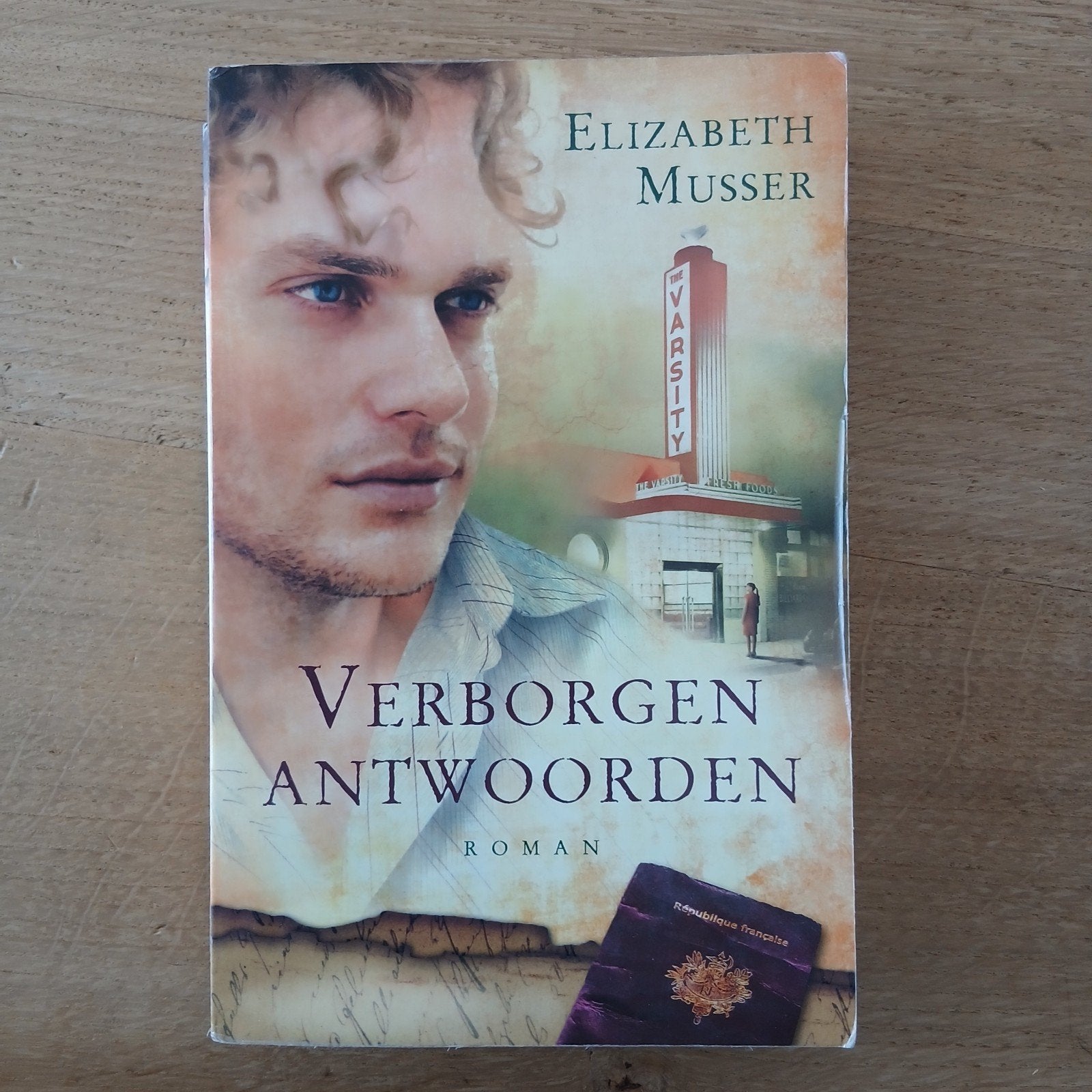 Elizabeth Musser - Verborgen antwoorden, Ophalen of Verzenden, Zo goed als nieuw, Elizabeth Musser, Amerika