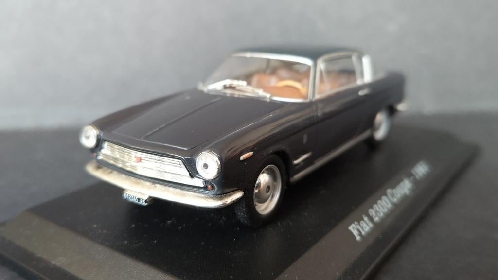 Fiat 2300 Coupe 1:43 Starline Pol, Hobby en Vrije tijd, Modelauto's | 1:43, Overige merken, Starline Models, Italy, Nieuw