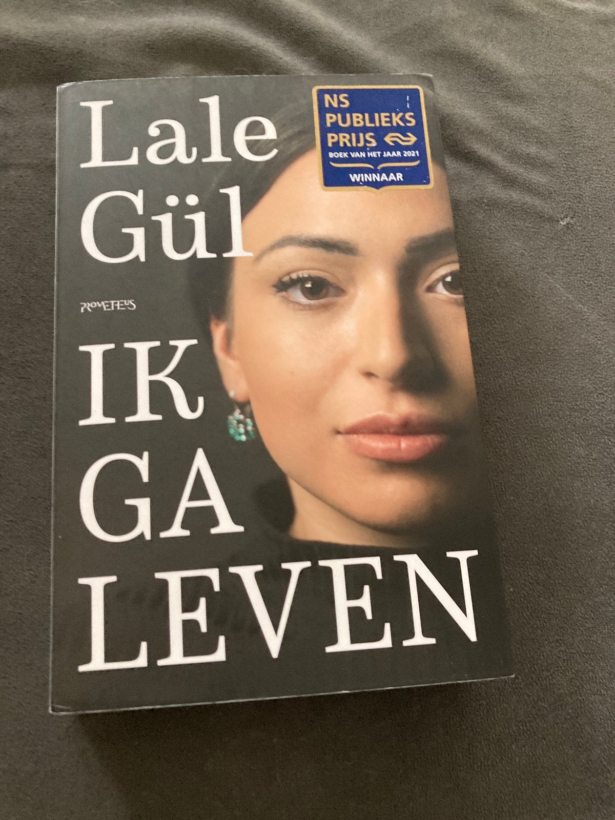 Lale Gül - Ik ga leven, Boeken, Ophalen of Verzenden, Zo goed als nieuw, Lale Gül