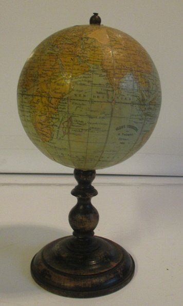 superklein antiek wereldbolletje globe Thomas Paris 152, Antiek en Kunst, Verzenden