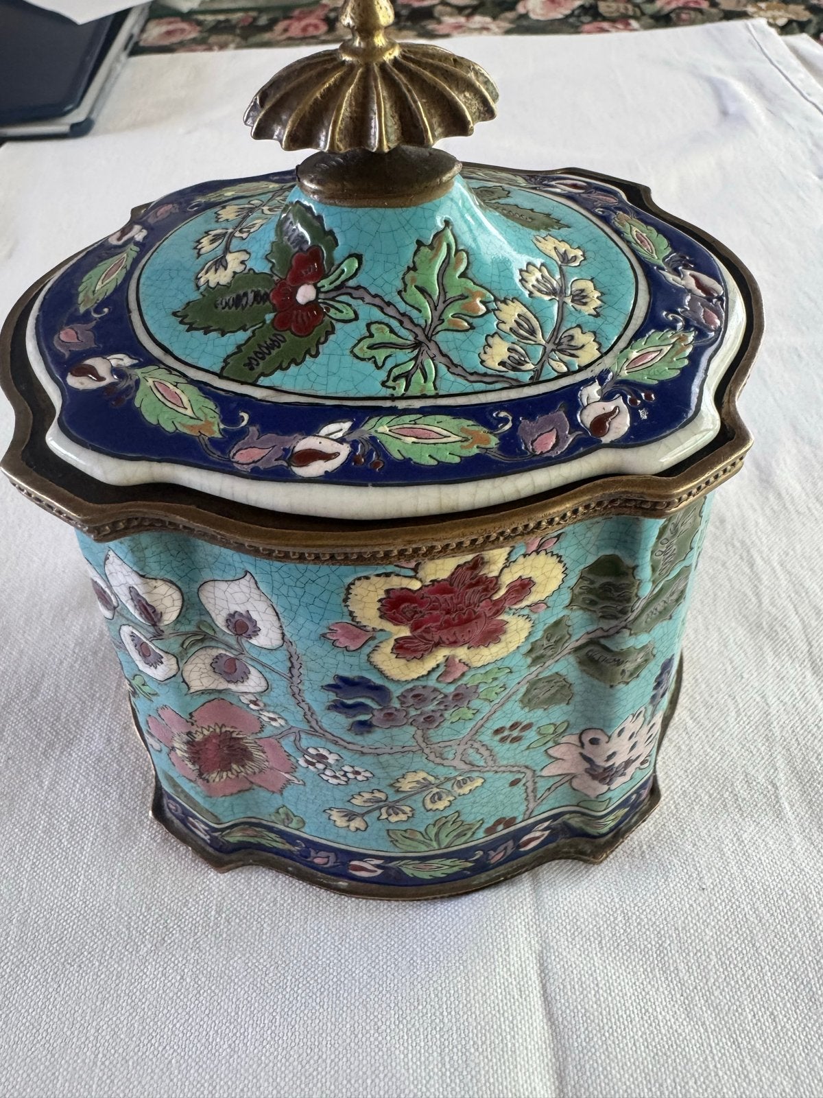 Antieke Longwy Emaille Bonbondoos met Bloemenmotief, Ophalen