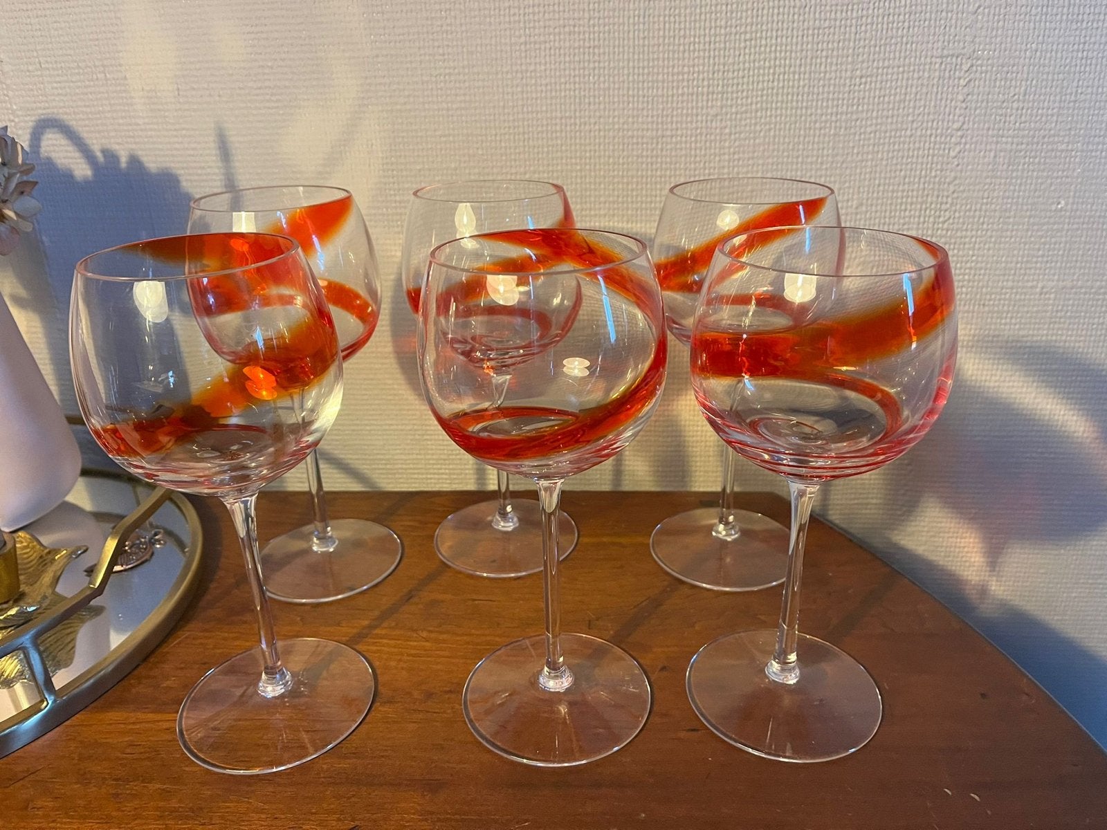 Set van 6 wijnglazen met rode spiraal, Ophalen